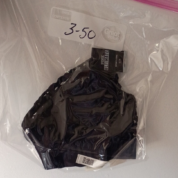 Victoria's Secret Sports Bra Size Small Pink VS Ultimate Unlined Strappy Back - Picture 4 of 4